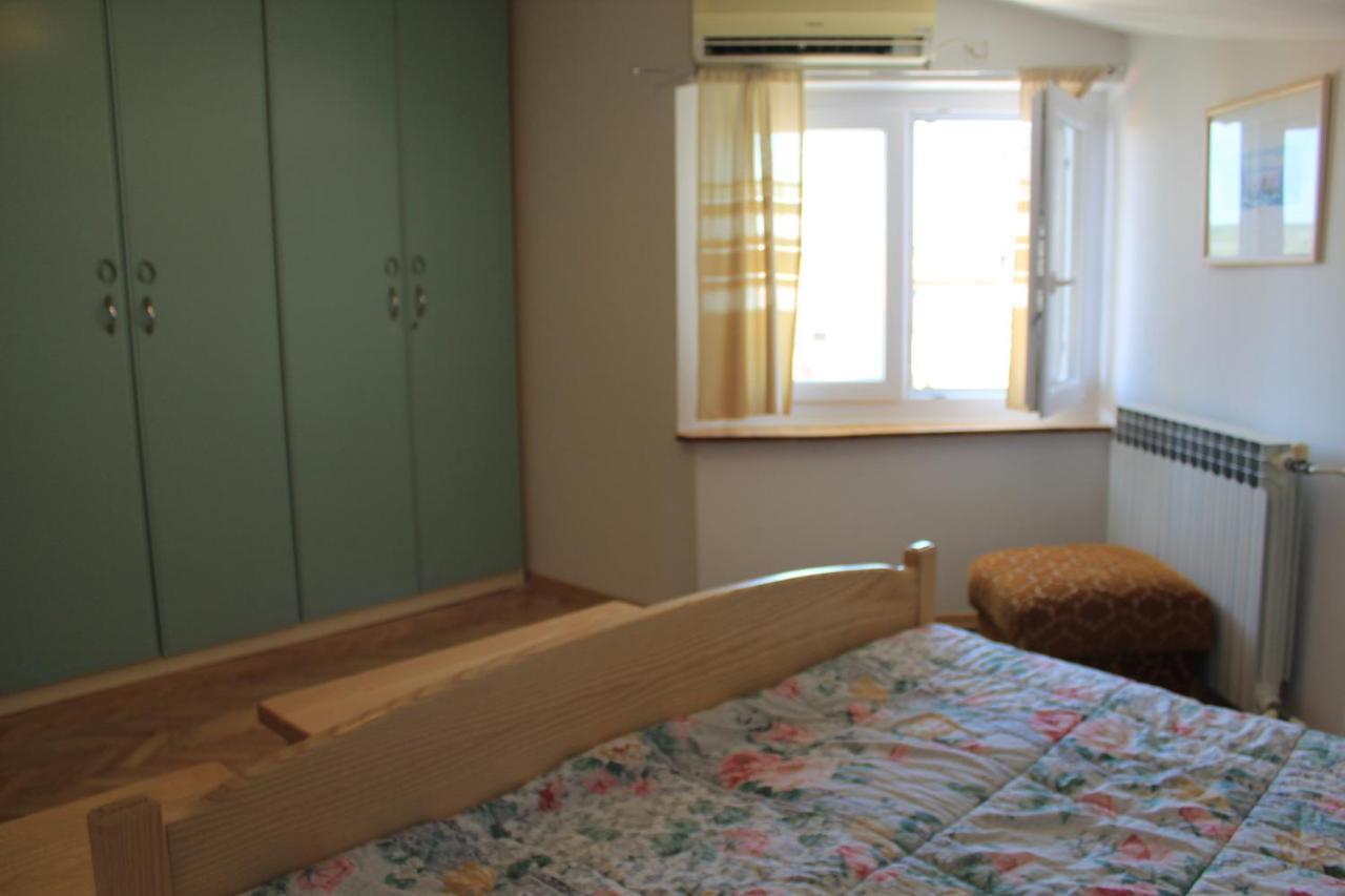 Apartments Lukacic クルク エクステリア 写真